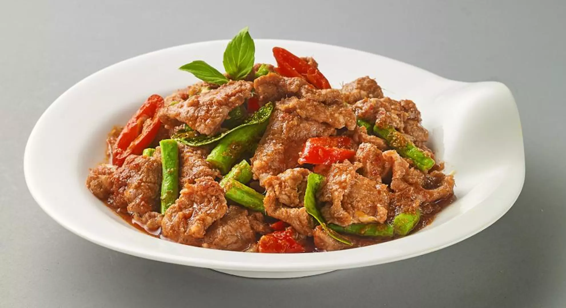 ผัดพริกแกง